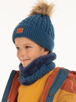 Zimná pletená chlapčenská čiapka s brmbolcom a nákrčník