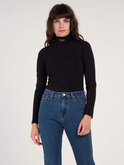 Stretchy long sleeve t-shirt with high neck and embroidery