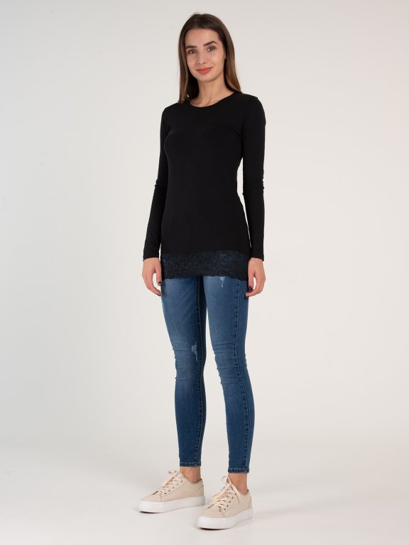 Longline stretchy long sleeve top with round neck and lace