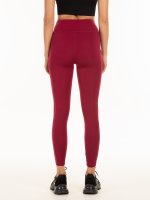 Sports leggings with side pocket