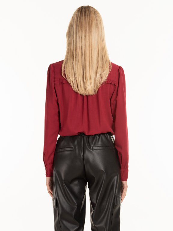 Long sleeve blouse with ruffles