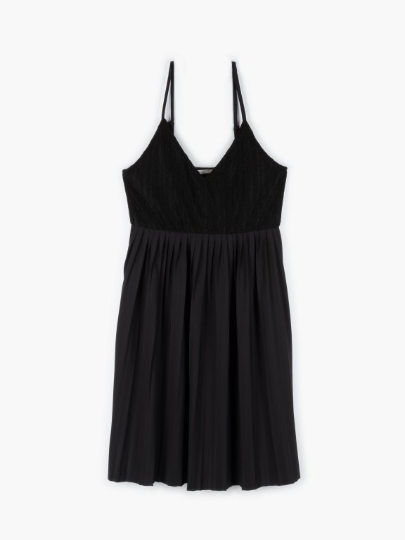 Strappy dress with pleated skirt
