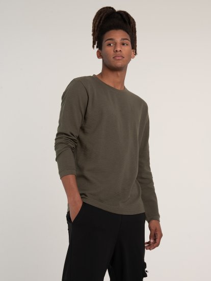 Regular fit basic ribbed long sleeve t-shirt with round neck