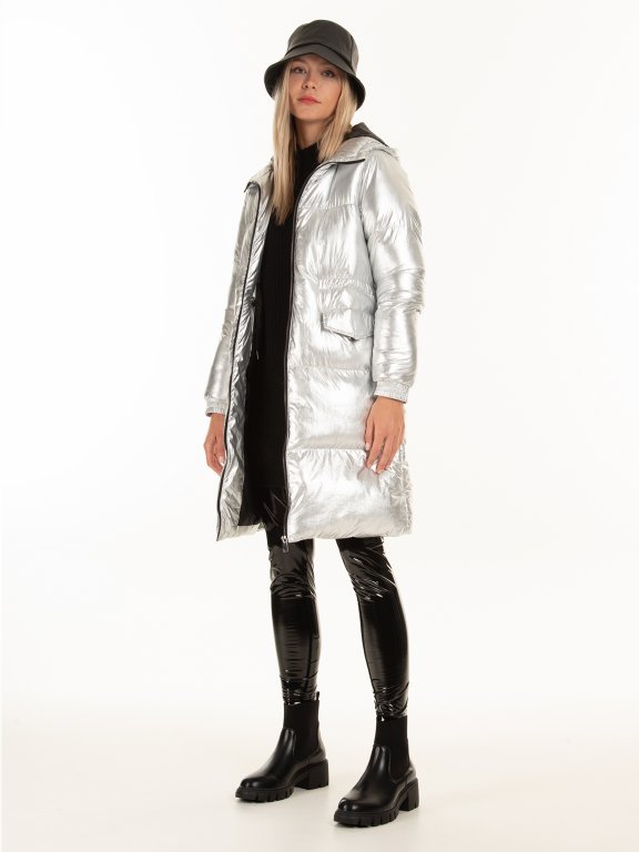 Przedłużona metalowa kurtka damska z kontrastową podszewką z kapturem