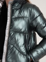 Pikowana watowana kurtka damska z błyszczącym efektem