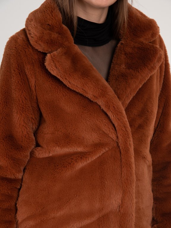 Dlouhý dámský kabát z umělé kožešiny
