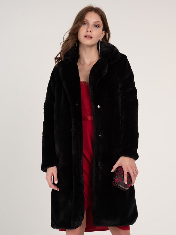 Dlouhý dámský kabát z umělé kožešiny
