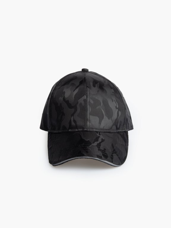 Camo pattern baseball cap with reflective stripe