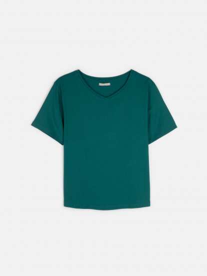 Plus size basic cotton v-neck t-shirt