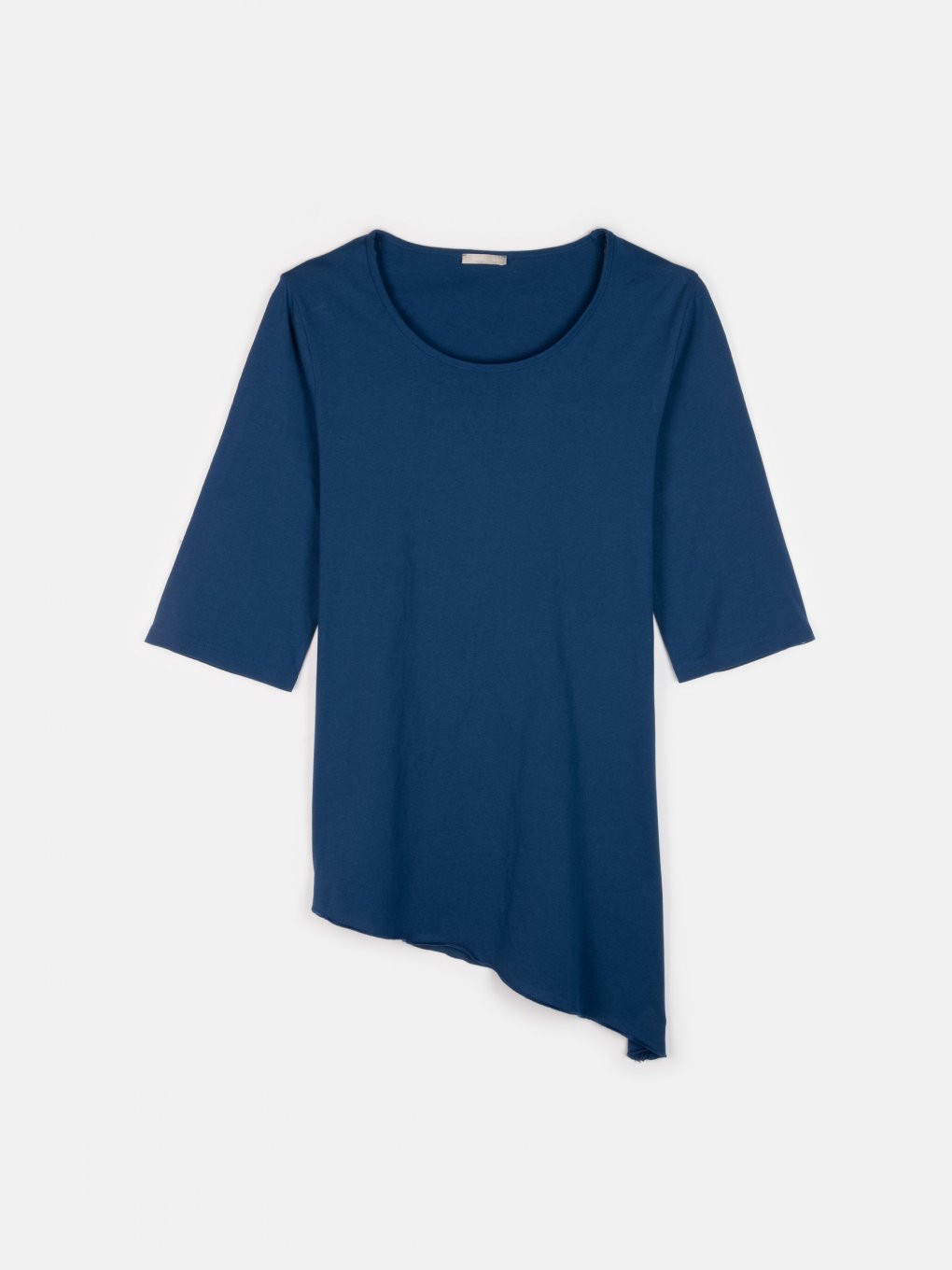 Plus size asymmetric hem 3/4 sleeve t-shirt