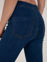 Klasyczne dżinsy skinny basic dla kobiet