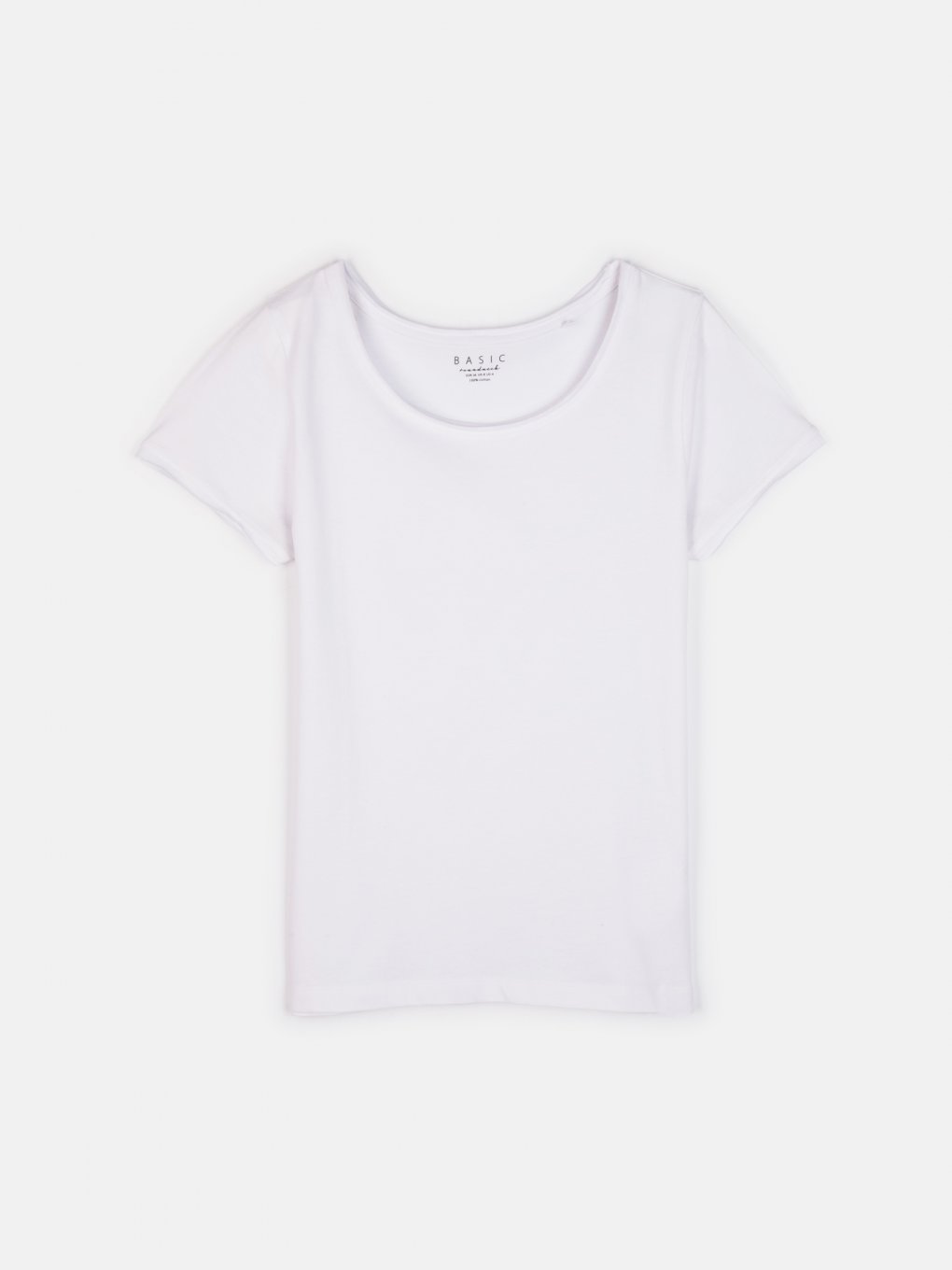 Basic short sleeve t-shirt with raw edges