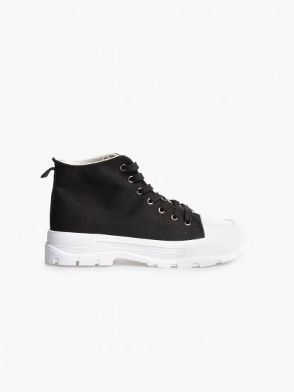 High top lace-up canvas sneakers