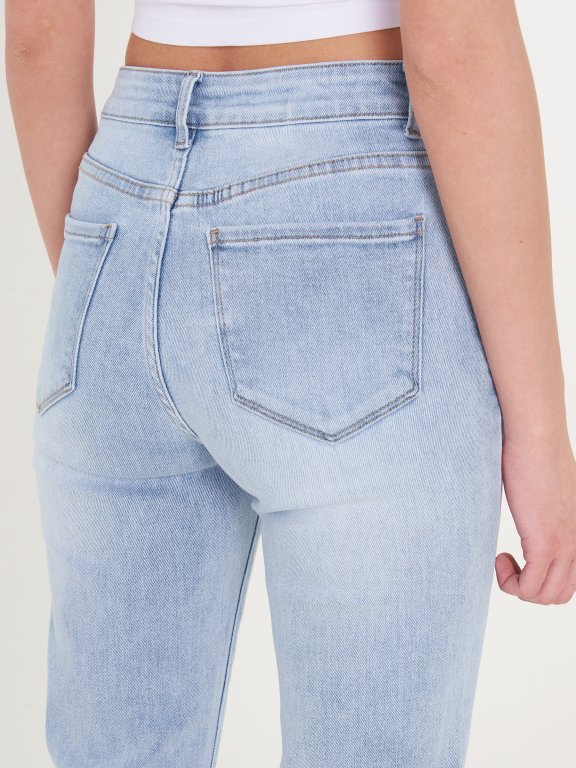 Mom fit high-waist jeans with raw edges