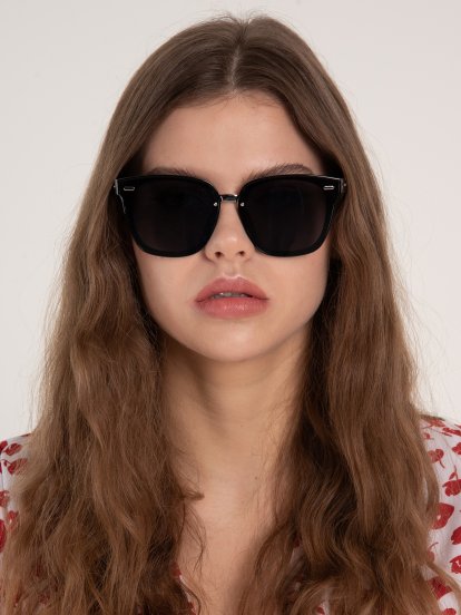 Kwadratowe okulary przeciwsłoneczne damskie
