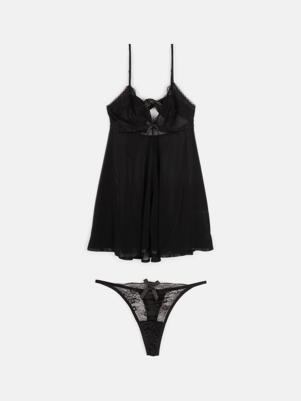 Set nightdress and thong briefs