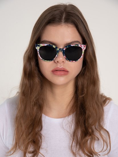 Sunglasses with floral design
