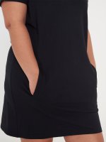 Plus size t-shirt dress with pockets