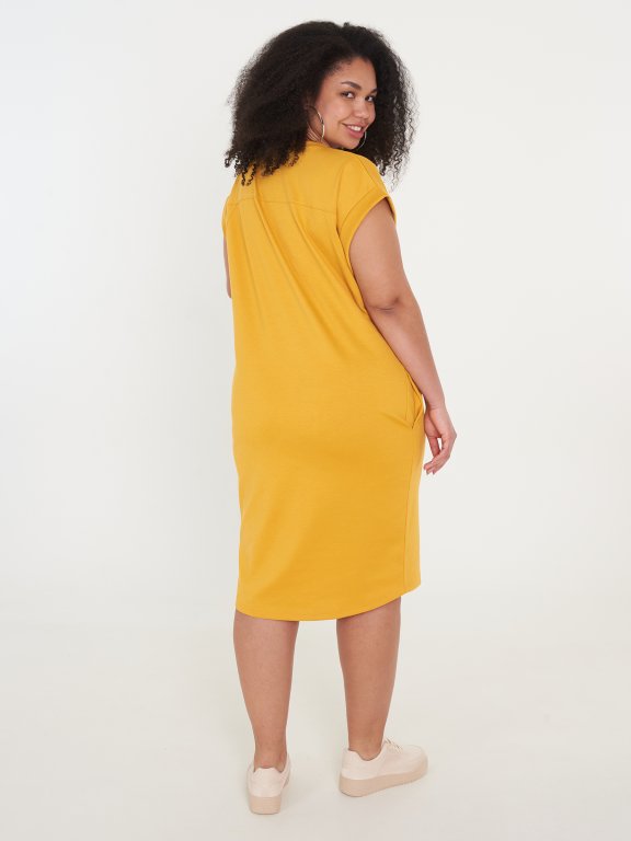 Plus size t-shirt dress with side pokets