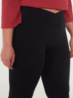 Basic cotton leggings with v-waist