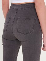 Klasyczne dżinsy skinny basic dla kobiet