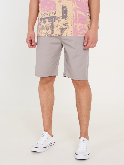 Regular men´s stretch chino shorts with textile belt