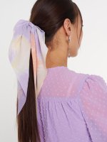 Batikovaná gumička do vlasov
