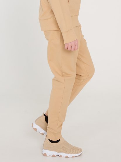 Bawełniane spodnie dresowe chłopięce z nadrukiem