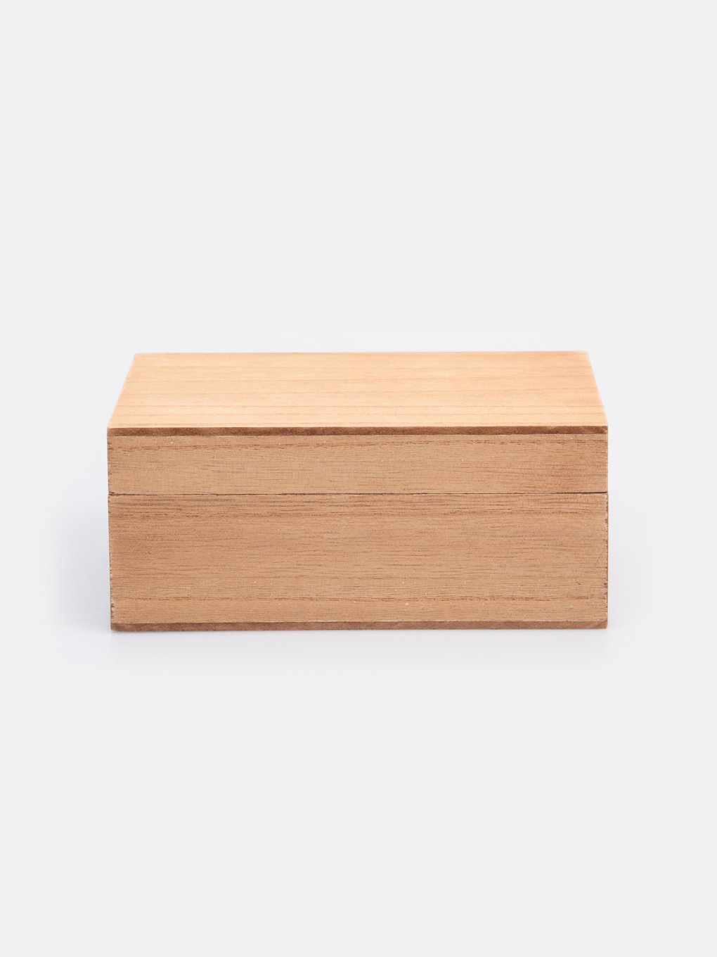 Dekoracyjna drewniana szafka