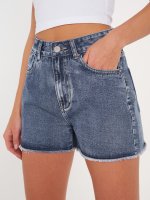 Denim shorts with raw edges