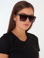 Kwadratowe okulary przeciwsłoneczne damskie