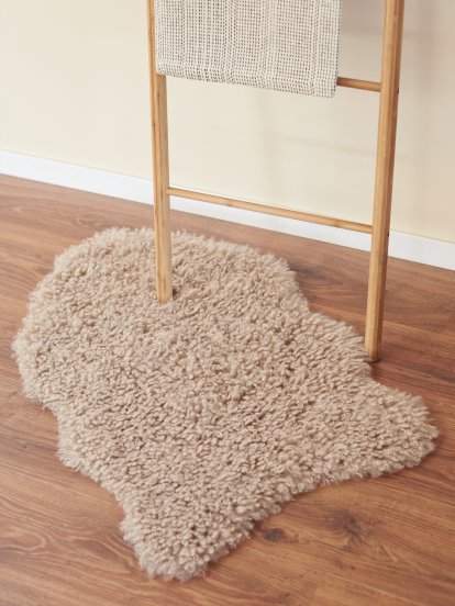 Műszőrme szőnyeg (50 x 80 cm)