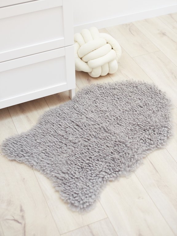 Faux fur carpet (50 x 80 cm)