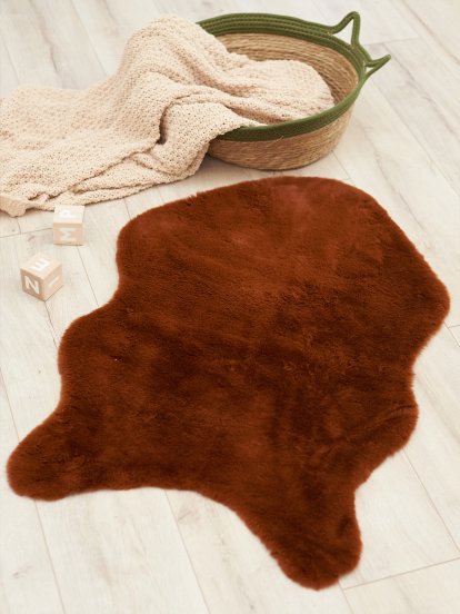 Faux fur carpet (60 x 90 cm)