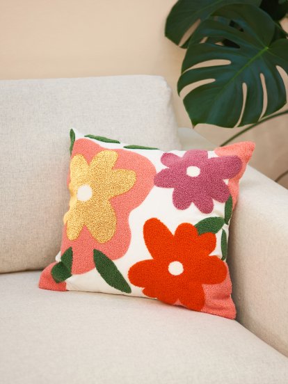 Poduszka z motywem kwiatowym