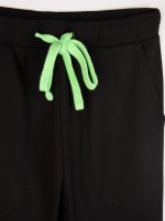 Basic sweatpants with contrast strings