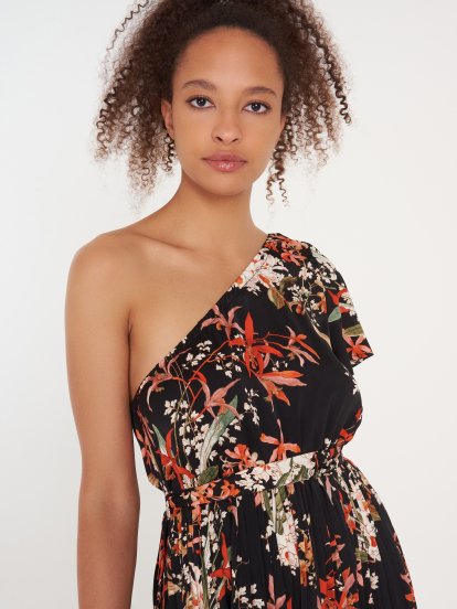 Kvetované šaty midi na jedno rameno
