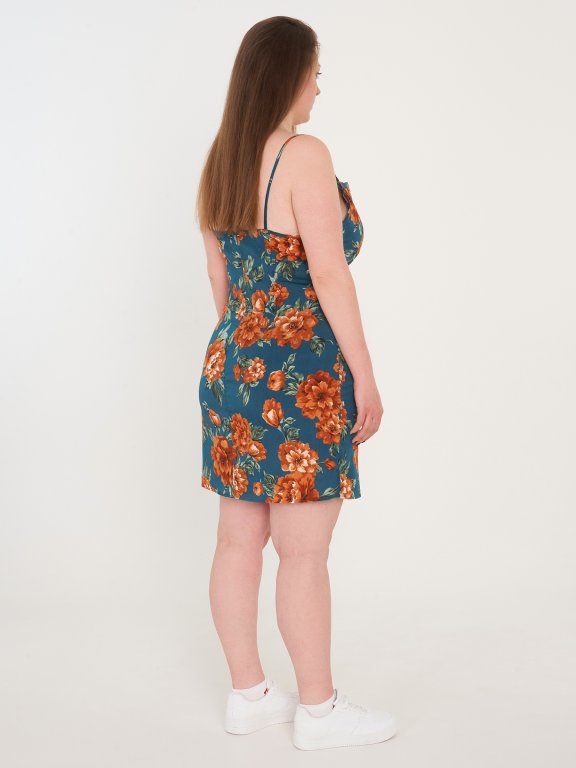 Sukienka mini w kwiaty dla szczupła plus size