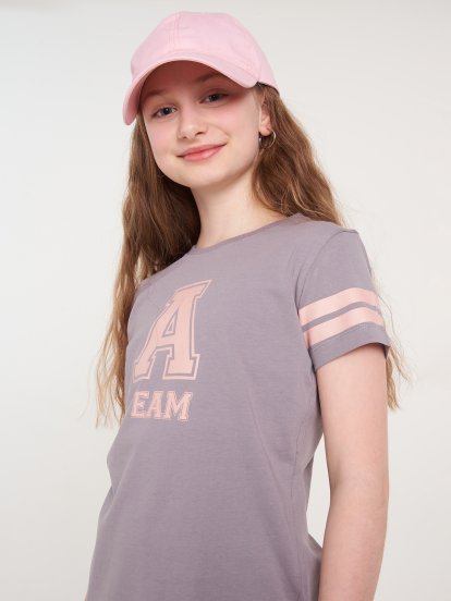 Bawełniana koszulka z dziewczęcym nadrukiem
