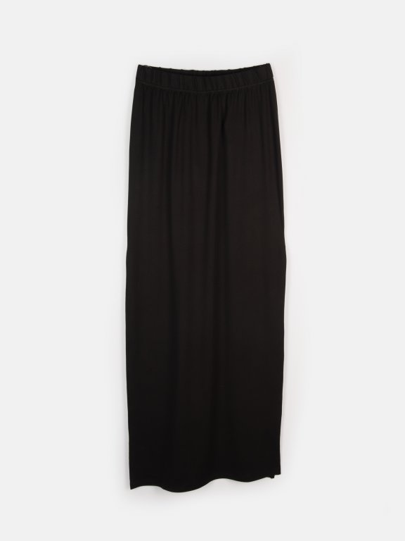 Maxi skirt with side slit