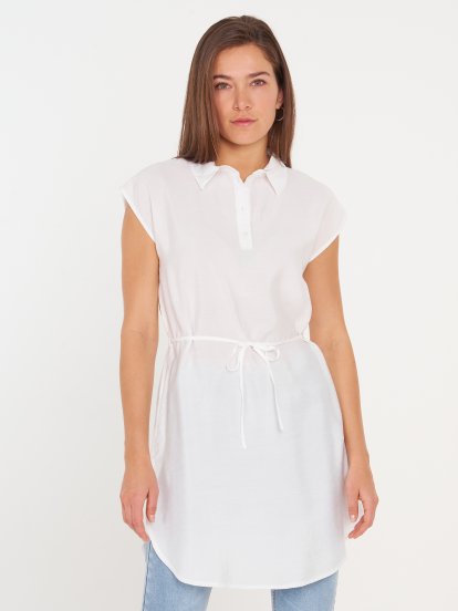 Basic sleeveless blouse
