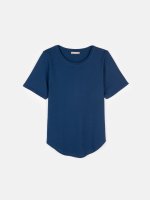 Basic cotton t-shirt with scoop hem
