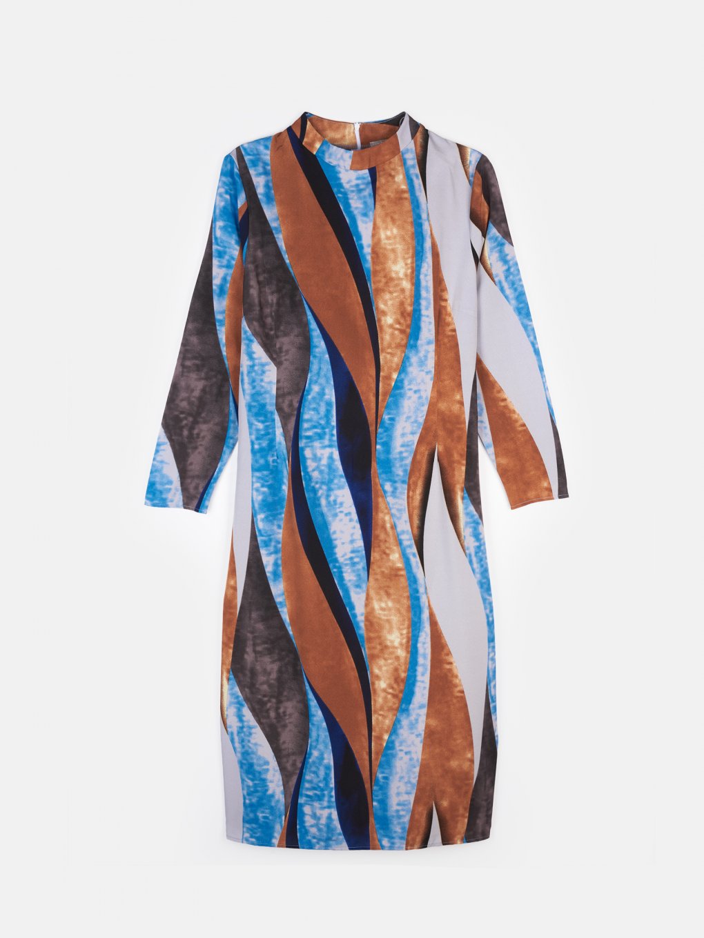 Długa sukienka maxi z kolorowym nadrukiem dla plus size