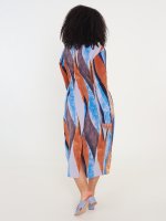 Farebné potlačené dlhé maxi šaty pre plnoštíhle plus size
