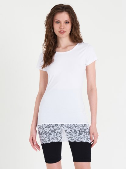 Longline t-shirt with lace
