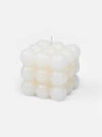 Štvorcová sviečka s dizajnom bubliniek