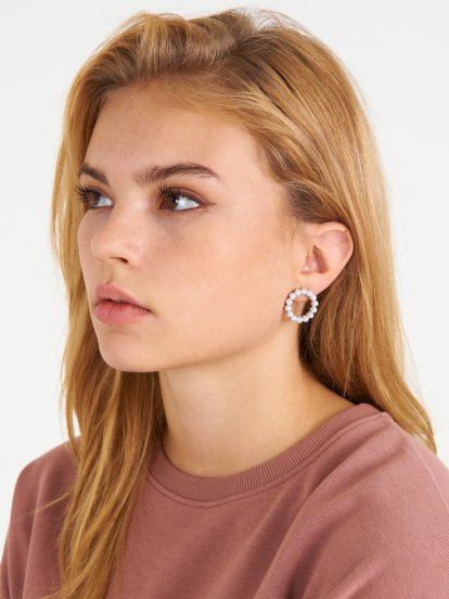 2 pairs of faux pearls earrings