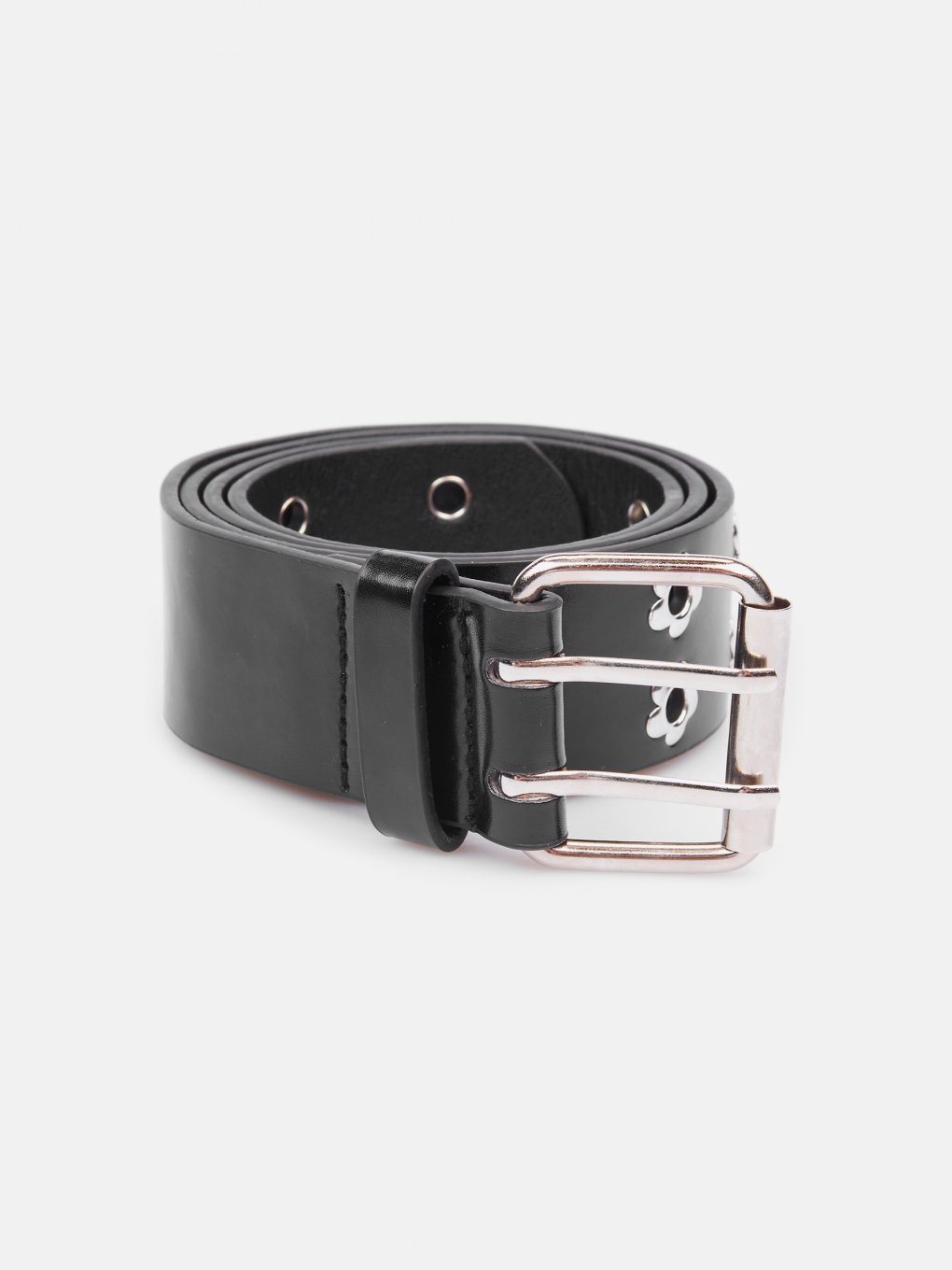 Wide belt with eyelets
