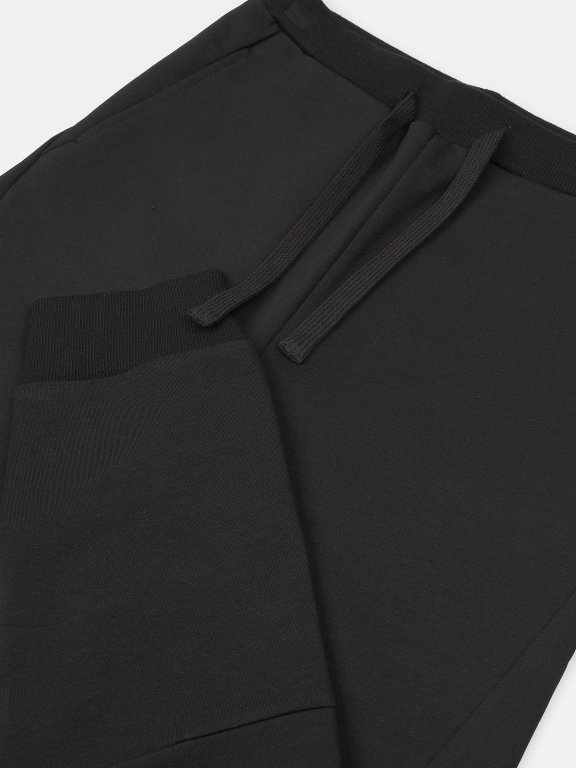 Klasyczne pikowane spodnie chłopięce basic z mieszanki bawełny