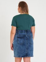 Plus size basic cotton t-shirt with buttons